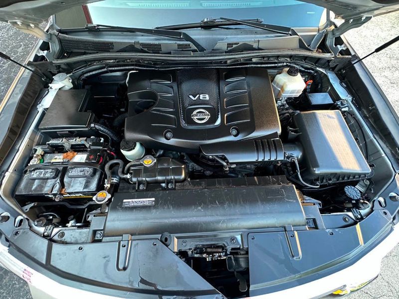 2017 Nissan Armada 4x4 SV - 22877595 - 30