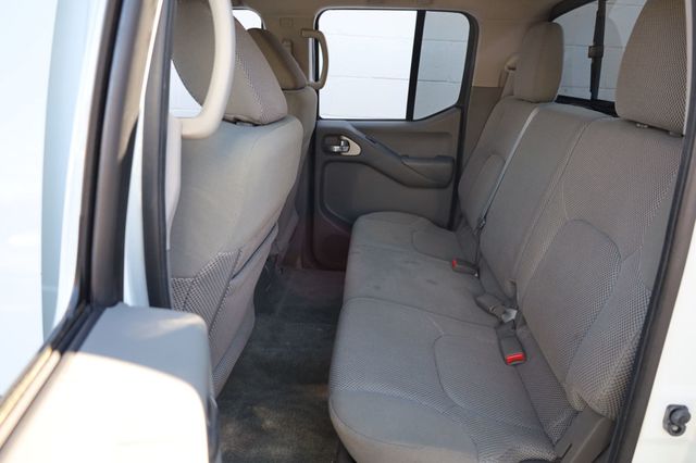 2017 Nissan Frontier 2017.5 Crew Cab 4x4 SV V6 Automatic - 22925254 - 17