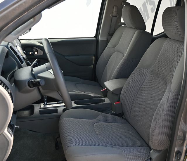 2017 Nissan Frontier Crew Cab 4x2 SV V6 Automatic - 23001564 - 10