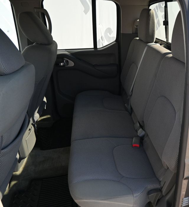 2017 Nissan Frontier Crew Cab 4x2 SV V6 Automatic - 23001564 - 11