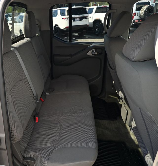 2017 Nissan Frontier Crew Cab 4x2 SV V6 Automatic - 23001564 - 13