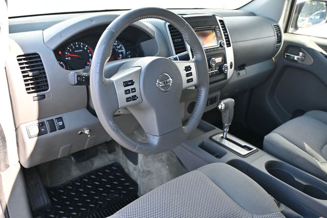 2017 Nissan Frontier Crew Cab 4x2 SV V6 Automatic - 23001564 - 5