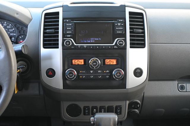 2017 Nissan Frontier Crew Cab 4x2 SV V6 Automatic - 23001564 - 7