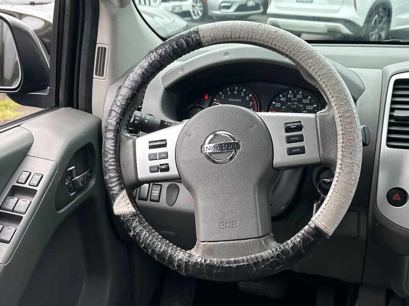 2017 Nissan Frontier Crew Cab 4x2 SV V6 Automatic - 23044678 - 17