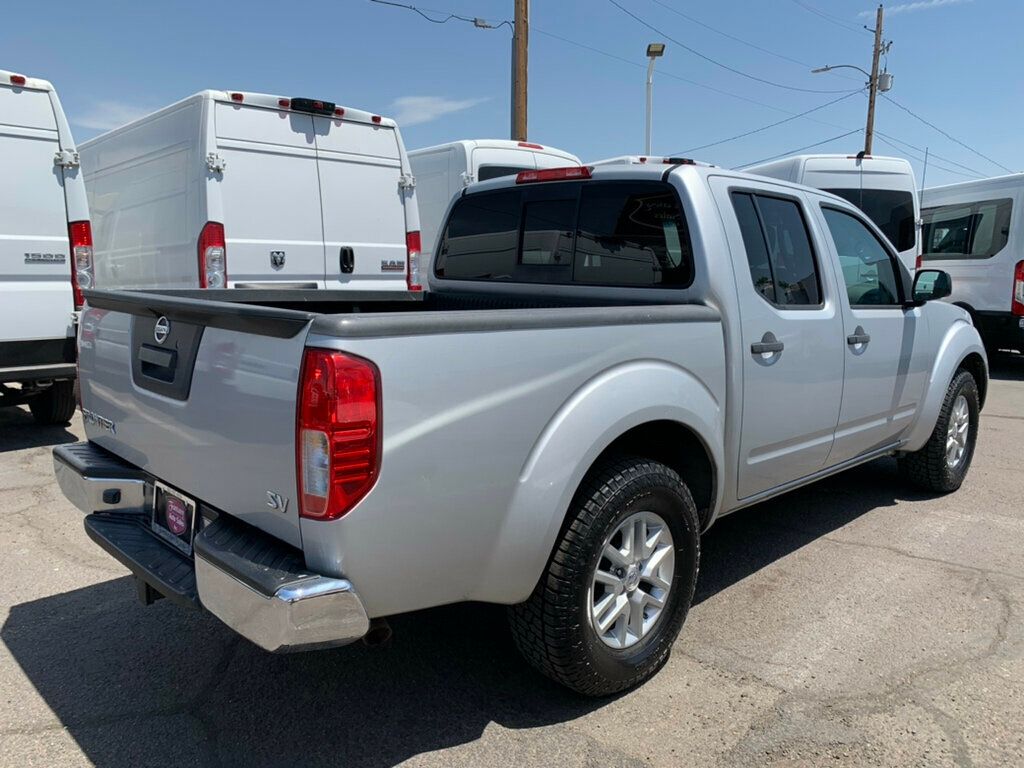2017 Nissan Frontier Crew Cab 4x2 SV V6 Automatic - 23052762 - 9