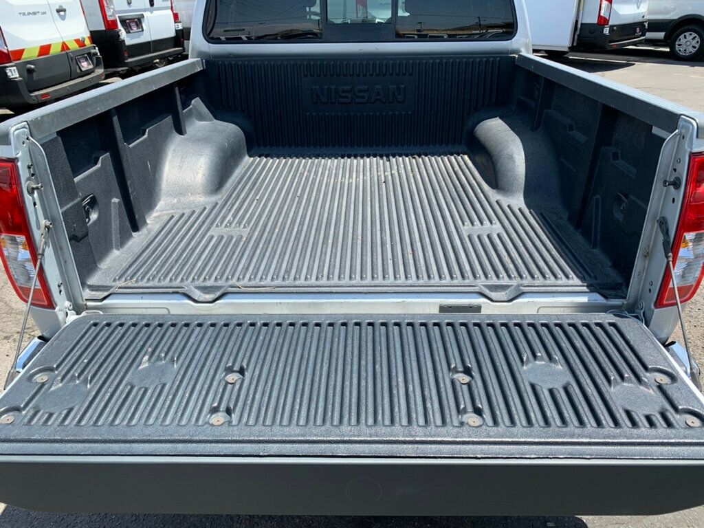 2017 Nissan Frontier Crew Cab 4x2 SV V6 Automatic - 23052762 - 12