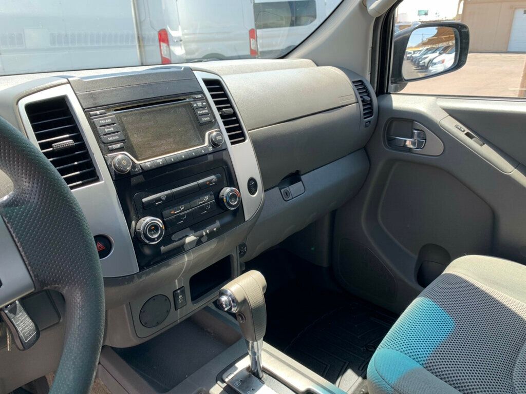 2017 Nissan Frontier Crew Cab 4x2 SV V6 Automatic - 23052762 - 17