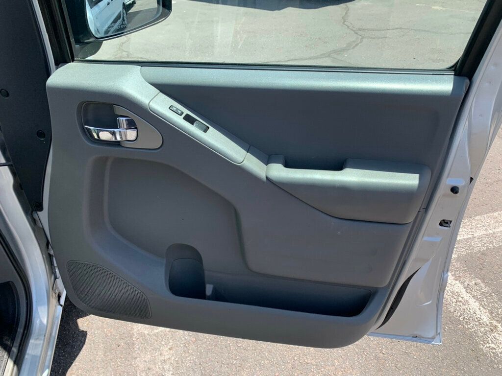 2017 Nissan Frontier Crew Cab 4x2 SV V6 Automatic - 23052762 - 19