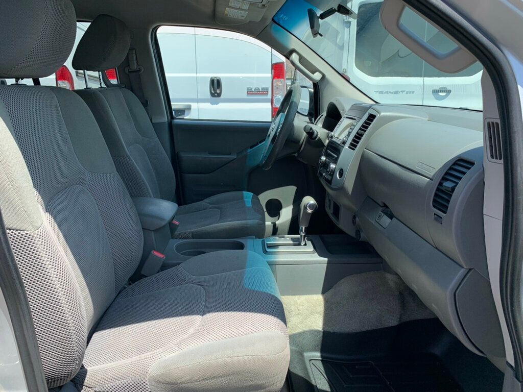 2017 Nissan Frontier Crew Cab 4x2 SV V6 Automatic - 23052762 - 21