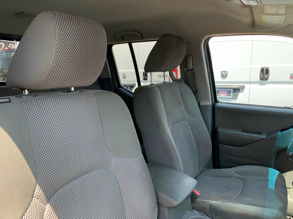 2017 Nissan Frontier Crew Cab 4x2 SV V6 Automatic - 23052762 - 22