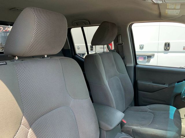 2017 Nissan Frontier Crew Cab 4x2 SV V6 Automatic - 23052762 - 22