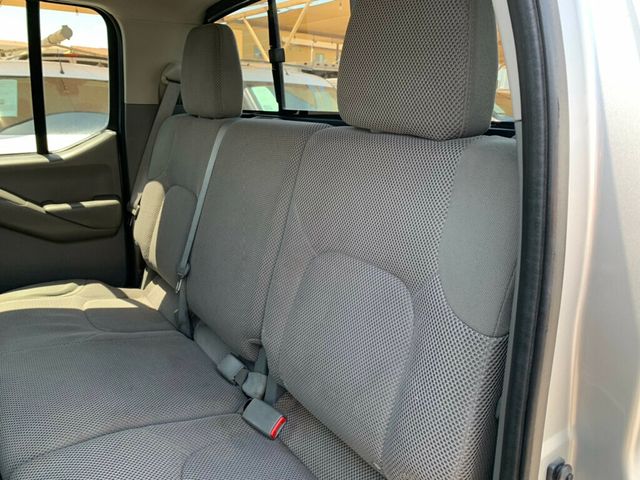 2017 Nissan Frontier Crew Cab 4x2 SV V6 Automatic - 23052762 - 24