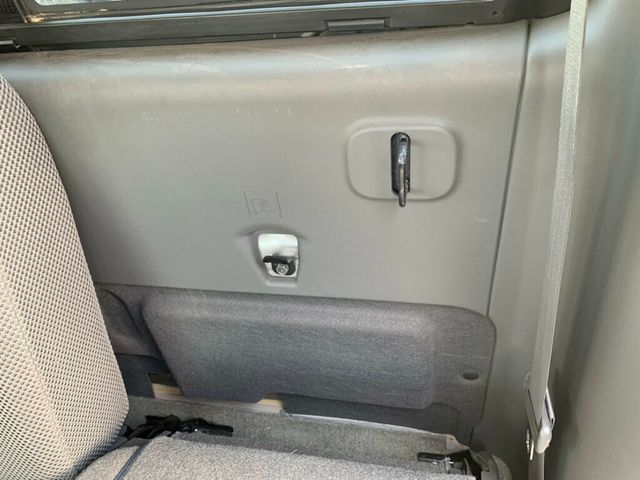 2017 Nissan Frontier Crew Cab 4x2 SV V6 Automatic - 23052762 - 28