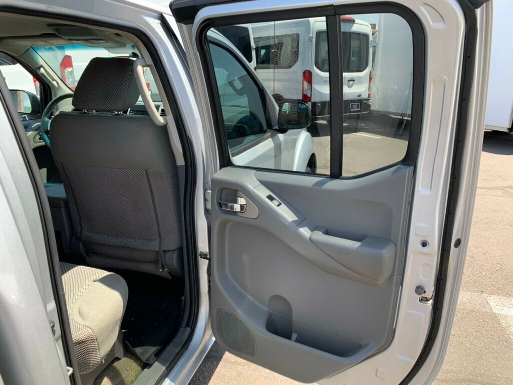 2017 Nissan Frontier Crew Cab 4x2 SV V6 Automatic - 23052762 - 29