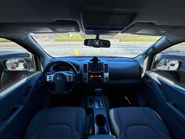 2017 Nissan Frontier Crew Cab 4x2 SV V6 Automatic - 22972942 - 10