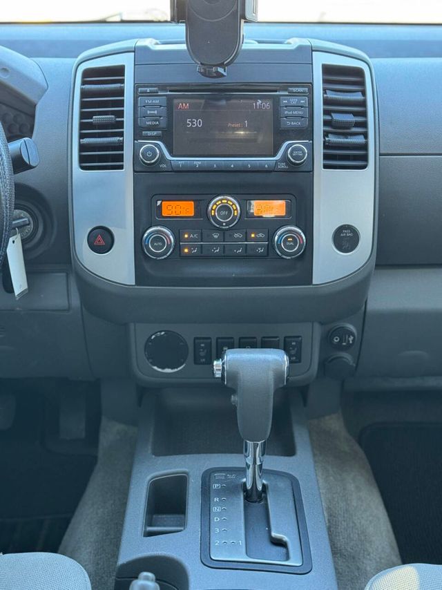 2017 Nissan Frontier Crew Cab 4x2 SV V6 Automatic - 22972942 - 8