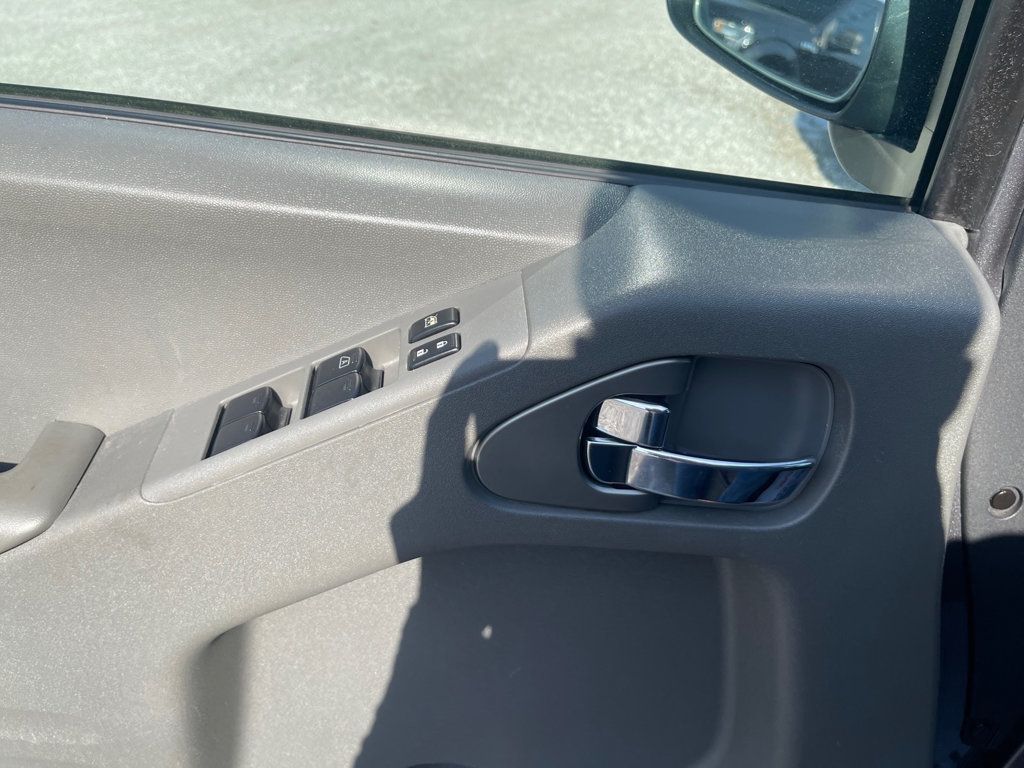 2017 Nissan Frontier Crew Cab 4x2 SV V6 Automatic - 22972799 - 16