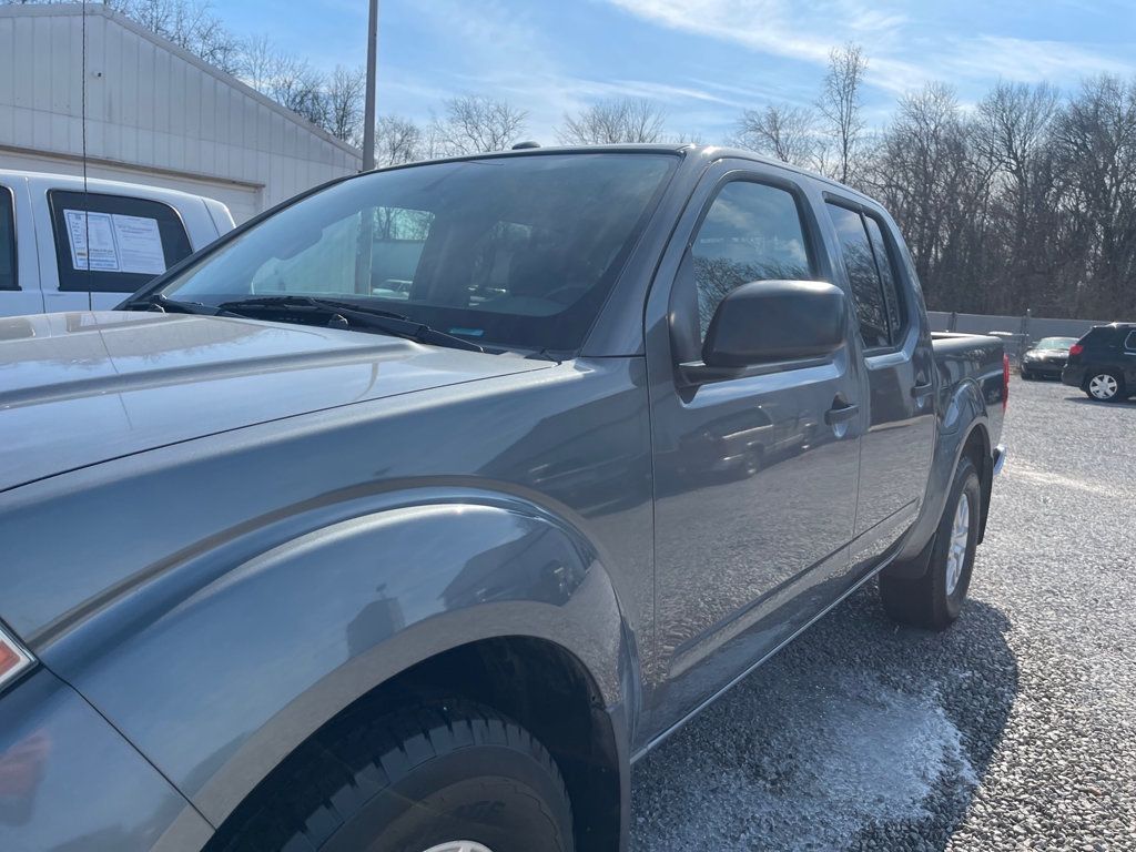 2017 Nissan Frontier Crew Cab 4x2 SV V6 Automatic - 22972799 - 4