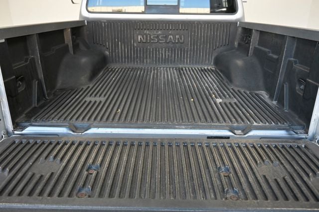 2017 Nissan Frontier Crew Cab 4x2 SV V6 Automatic - 23028797 - 12