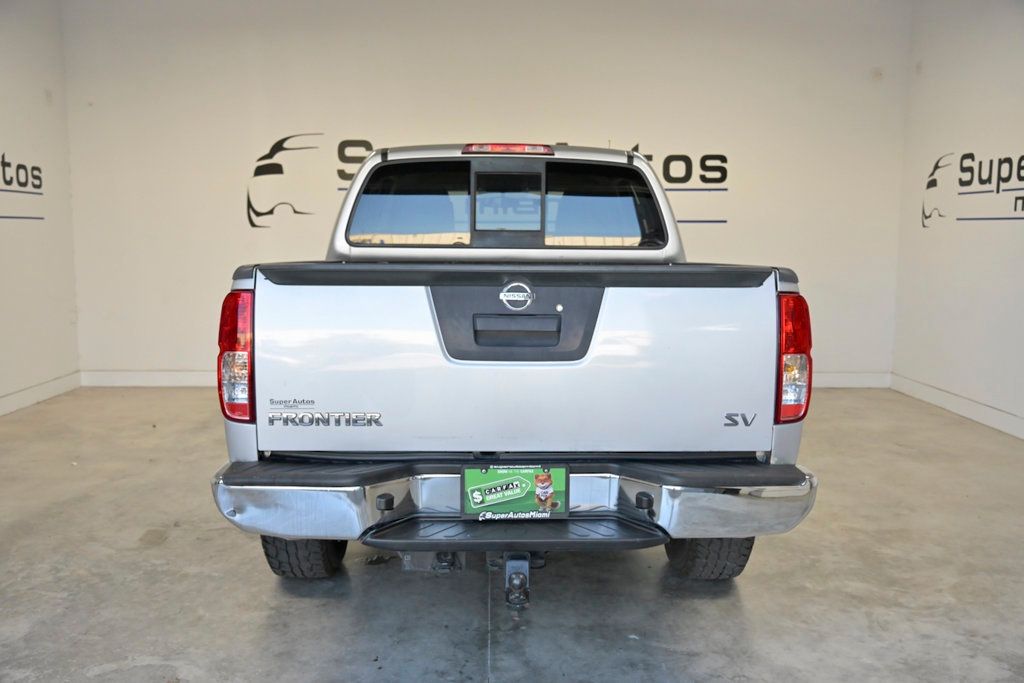 2017 Nissan Frontier Crew Cab 4x2 SV V6 Automatic - 23028797 - 4