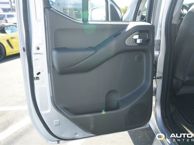 2017 Nissan Frontier Crew Cab 4x4 PRO-4X Automatic - 23094991 - 23