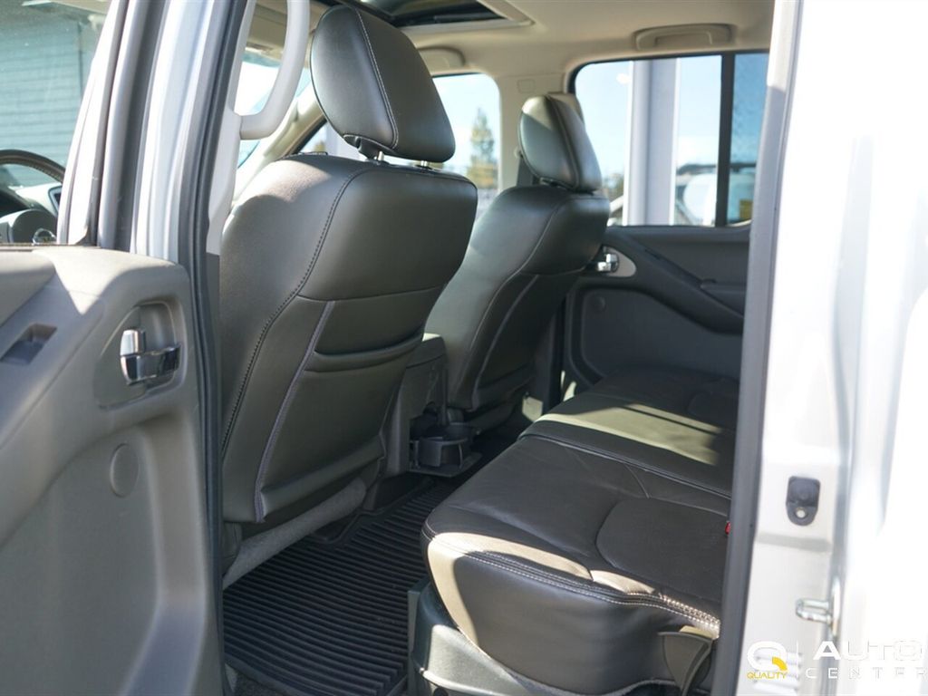 2017 Nissan Frontier Crew Cab 4x4 PRO-4X Automatic - 23094991 - 24