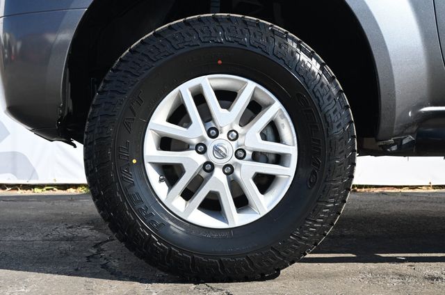 2017 Nissan Frontier Crew Cab SV Brand New Tires - 23001564 - 4