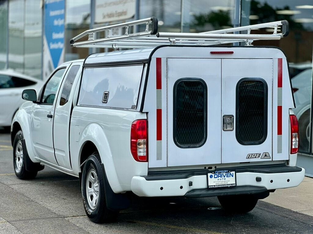 2017 Nissan Frontier King Cab S photo 2