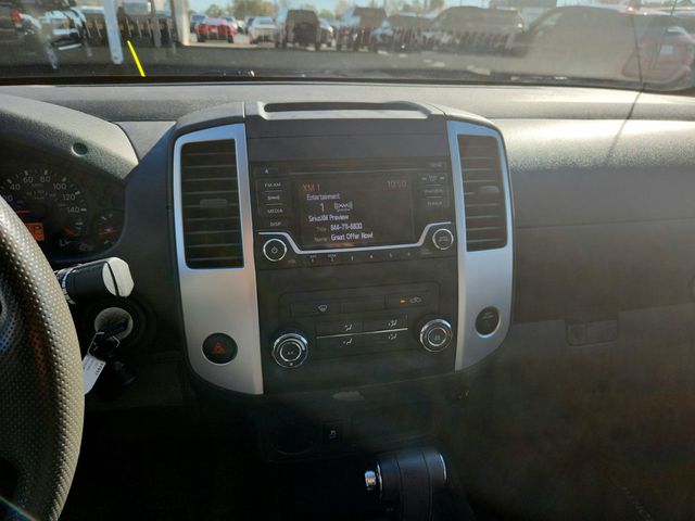 2017 Nissan Frontier King Cab 4x2 SV Automatic with Hardtop Canopy Tonneau Cover - 22941996 - 16