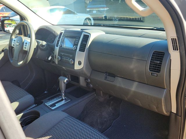 2017 Nissan Frontier King Cab 4x2 SV Automatic with Hardtop Canopy Tonneau Cover - 22941996 - 24