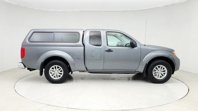 2017 Nissan Frontier King Cab 4x2 SV Automatic with Hardtop Canopy Tonneau Cover - 22941996 - 3