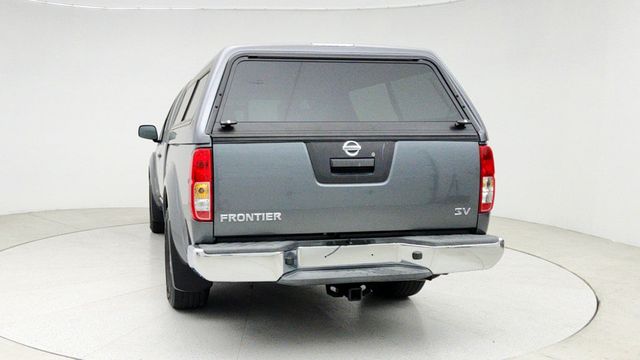 2017 Nissan Frontier King Cab 4x2 SV Automatic with Hardtop Canopy Tonneau Cover - 22941996 - 5