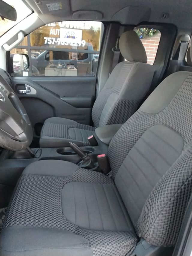 2017 Nissan Frontier King Cab 4x2 SV Manual - 22959932 - 6