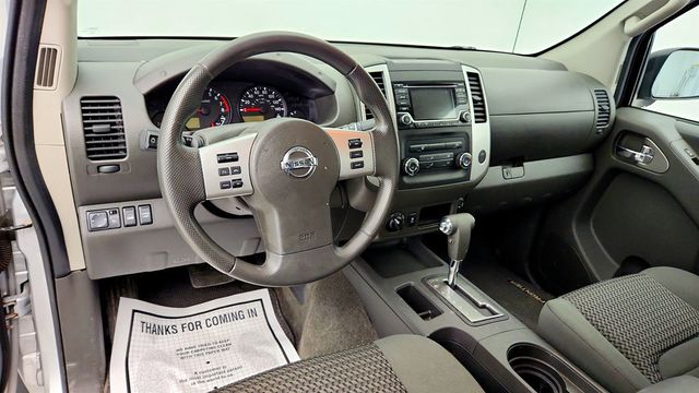 2017 Nissan Frontier King Cab 4x4 SV V6 Automatic *Ltd Avail* w/ Trailer Hitch Pkg - 23048577 - 9