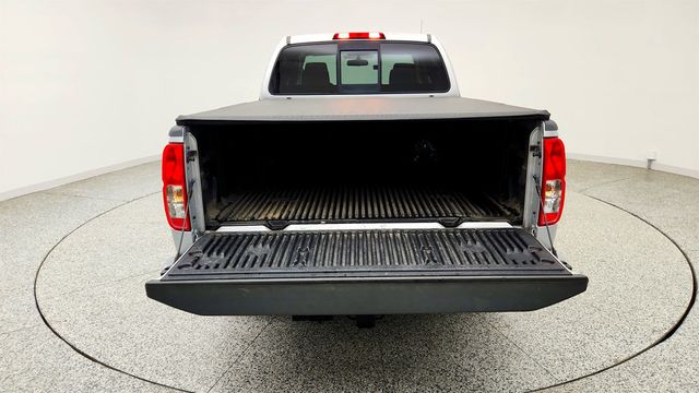 2017 Nissan Frontier King Cab 4x4 SV V6 Automatic *Ltd Avail* w/ Trailer Hitch Pkg - 23048577 - 17