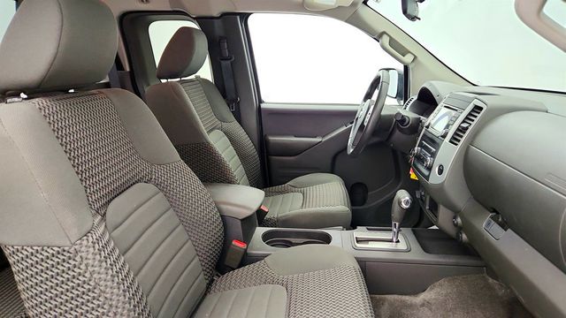 2017 Nissan Frontier King Cab 4x4 SV V6 Automatic *Ltd Avail* w/ Trailer Hitch Pkg - 23048577 - 19