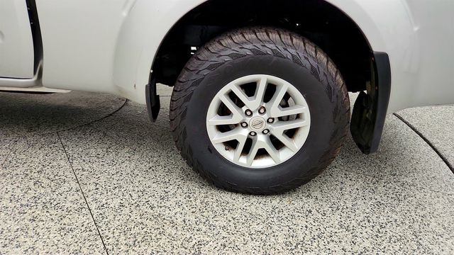 2017 Nissan Frontier King Cab 4x4 SV V6 Automatic *Ltd Avail* w/ Trailer Hitch Pkg - 23048577 - 8