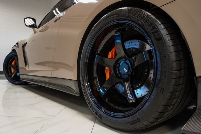 2017 Nissan GT-R Premium AWD - 22978380 - 9