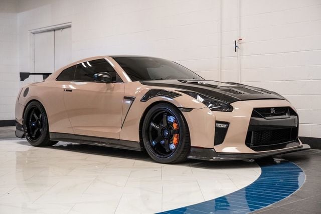 2017 Nissan GT-R Premium AWD - 22978380 - 4