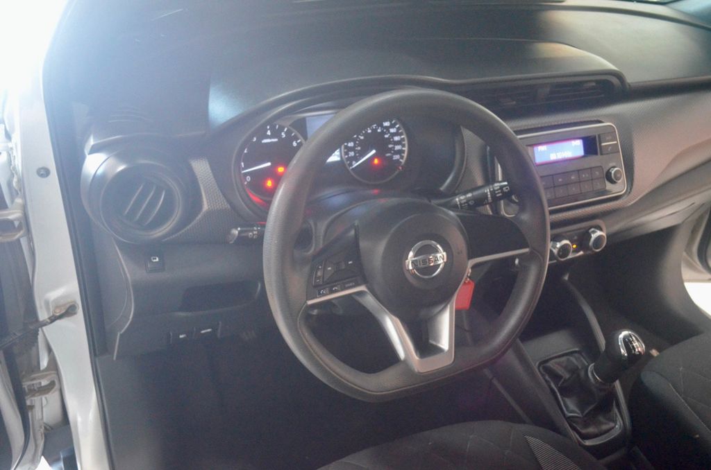 2017 Nissan Kicks Transmision Manual de solo 99,000 kms - 22058786 - 8