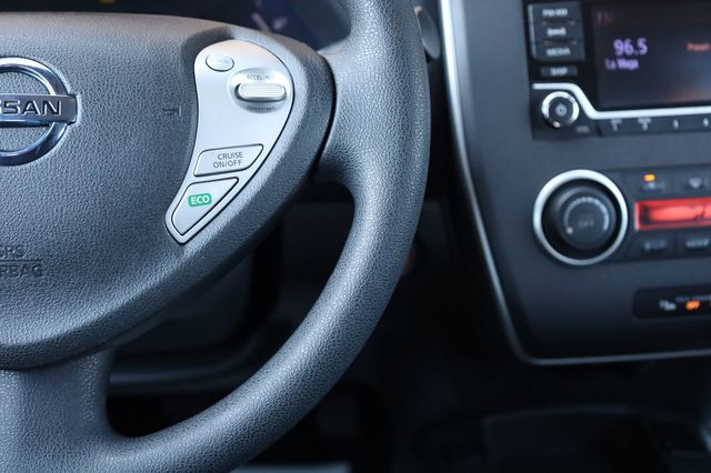 2017 Nissan Leaf  - 22980416 - 30