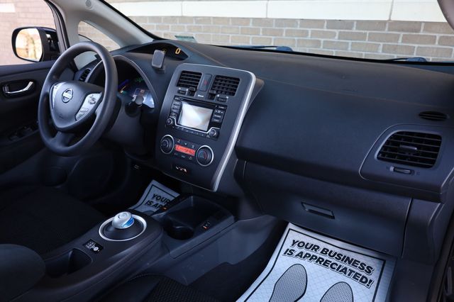 2017 Nissan Leaf S Hatchback - 22980416 - 26