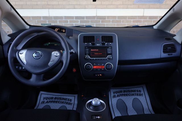 2017 Nissan Leaf S Hatchback - 22980416 - 27