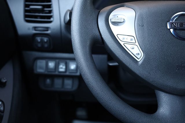 2017 Nissan Leaf S Hatchback - 22980416 - 29