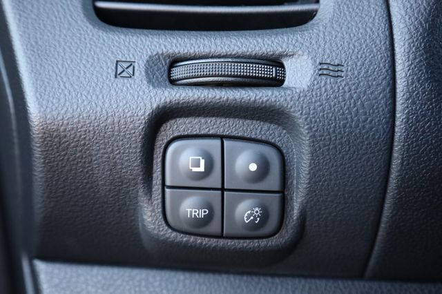 2017 Nissan Leaf S Hatchback - 22980416 - 33