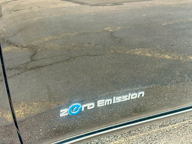 2017 Nissan Leaf SL Hatchback - 22602005 - 11