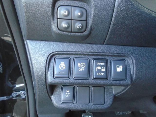 2017 Nissan Leaf SV Hatchback - 22942052 - 12