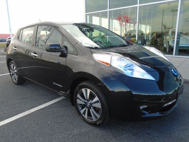 2017 Nissan Leaf SV Hatchback - 22942052 - 1