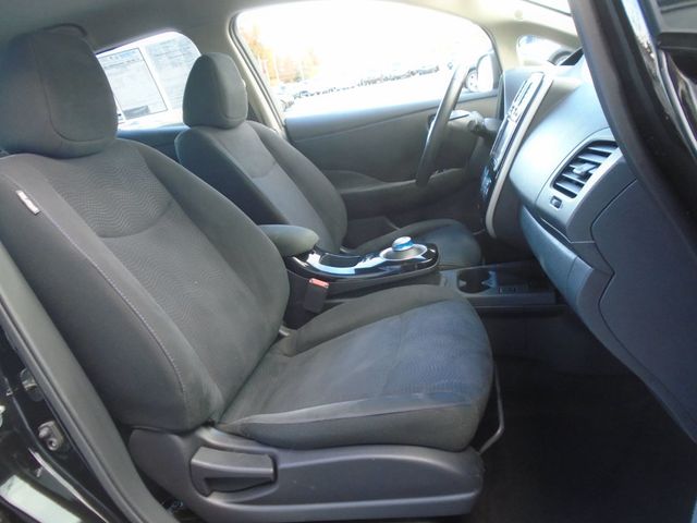 2017 Nissan Leaf SV Hatchback - 22942052 - 28