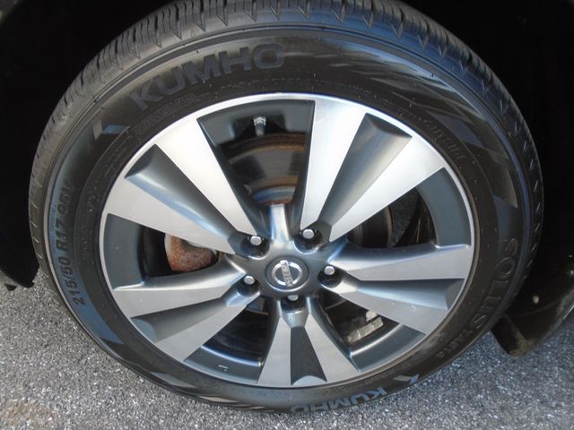 2017 Nissan Leaf SV Hatchback - 22942052 - 39